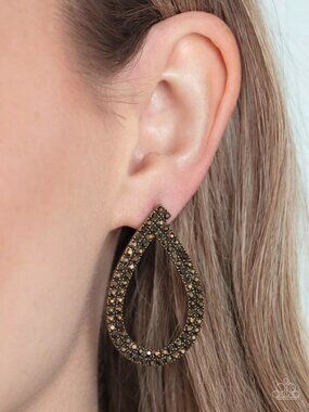 Paparazzi Jewelry Accessories - Diva Dust - Brass Earrings - Vintage